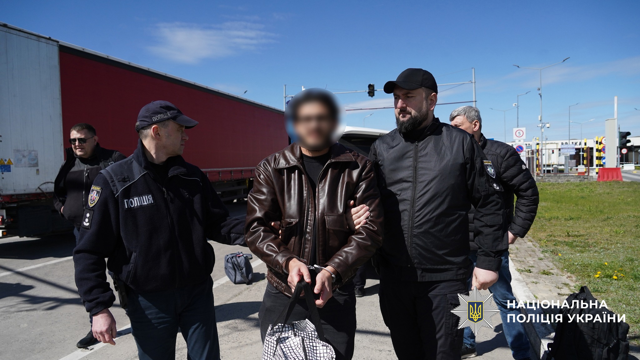 Поліція екстрадувала з Естонії шахрая, жертвами якого ставали українські військові …