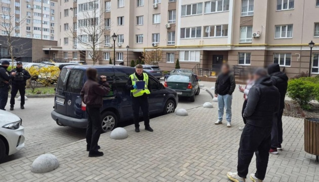 Столична поліція затримала чоловіка, що влаштував стрілянину у Святошинському районі …
