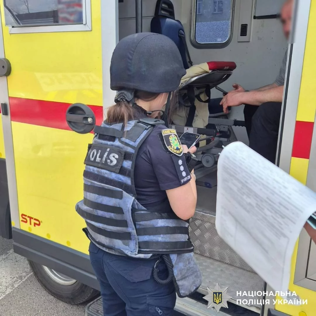 Поліція оприлюднила кадри руйнувань у Салтівському районі Харкова після російського …