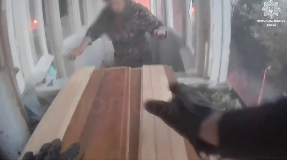 Поліція показала відео з бодікамер патрульних після атаки на Київ