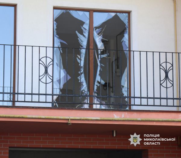 Поліція показала наслідки прильоту балістики у Миколаєві: кількість поранених зросла
