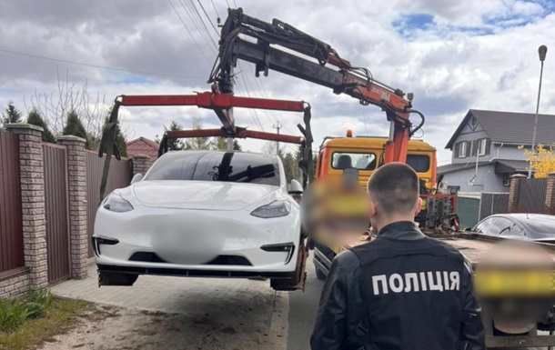 Поліція провела 44 обшуки у керівників ТЦК