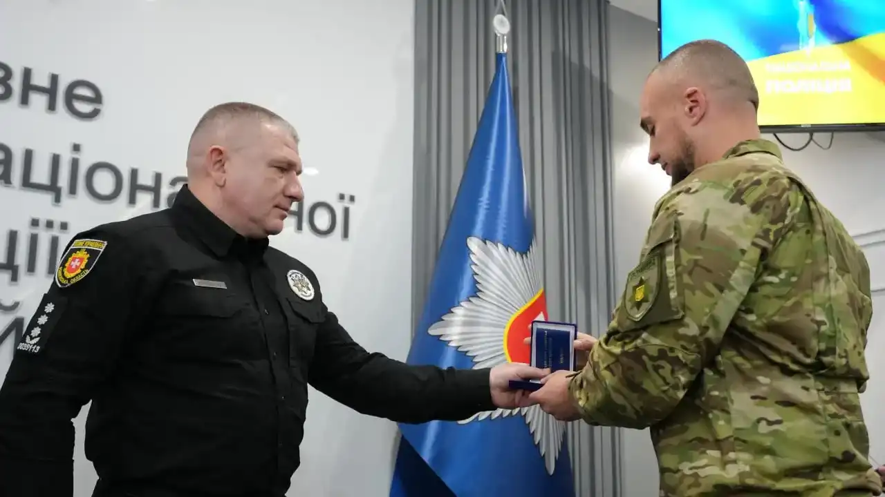 Посвідчення УБД та медалі: у Рівному нагородили поліцейських-фронтовиків