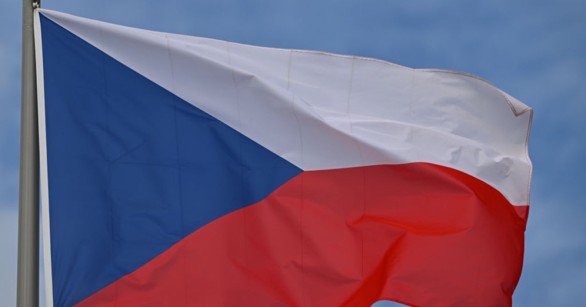 Посол Чехії сказав, чи допомагає Україні пропутінський уряд