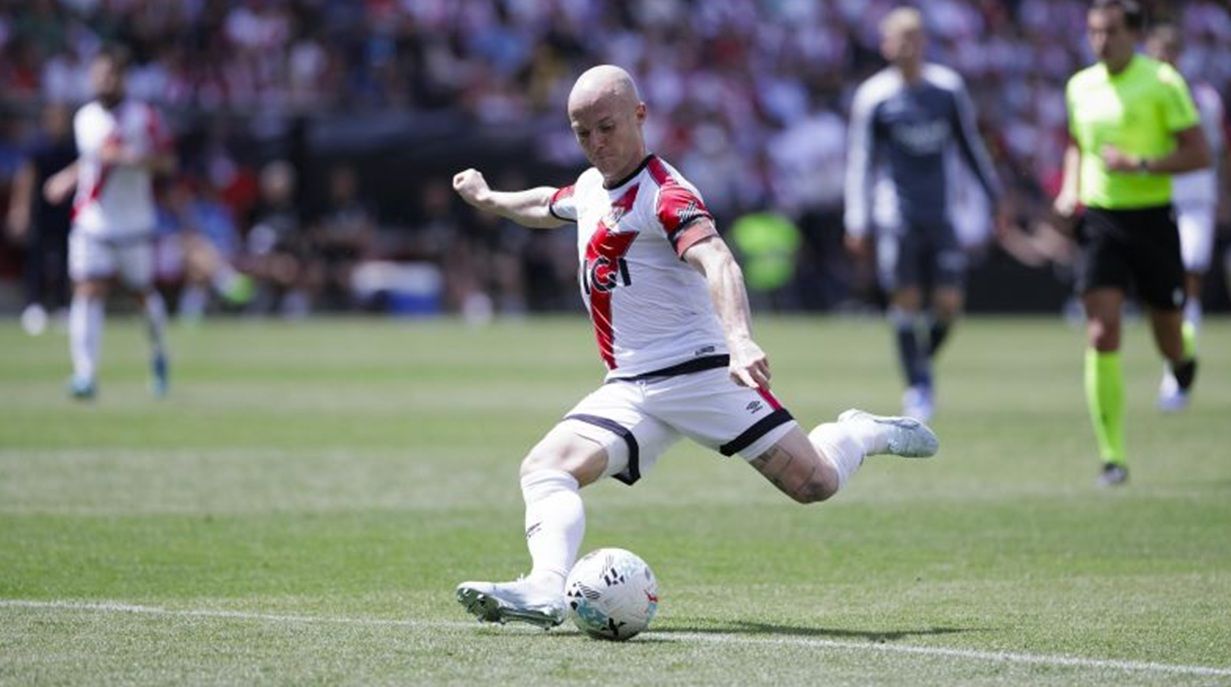 Потенційний суперник Шахтаря у фіналі ЛК отримав брутальну дискваліфікацію на …