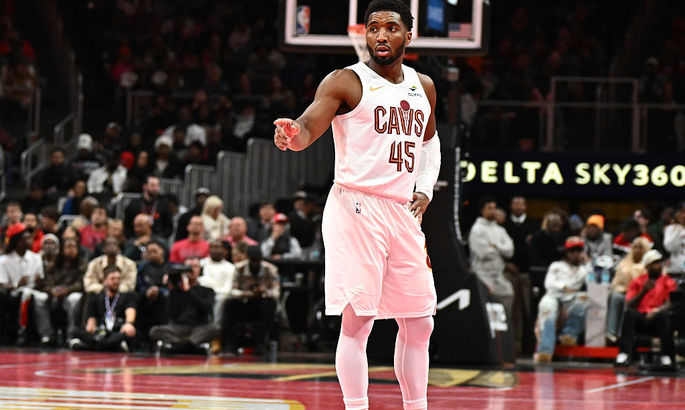 Потужний данк Мітчела – на вершині ТОП-5 найкращих моментів туру …