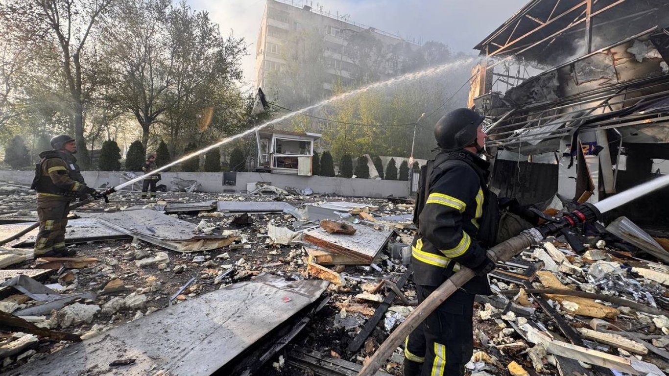 Потужний удар по Запоріжжю: вісьмох загиблих досі не можуть опізнати
