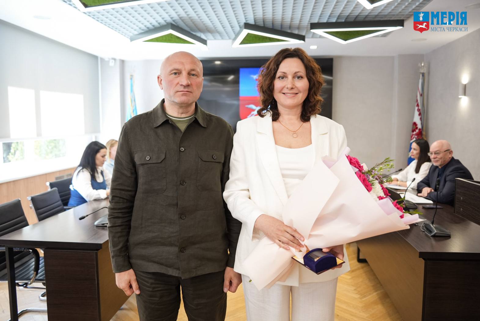 Почесне звання «Мати-героїня»: у Черкасах вручили державні нагороди (ФОТО)