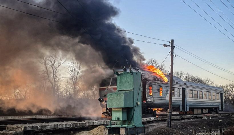 Пошкоджено та знищено вагони: залізничну інфраструктуру в трьох областях України …