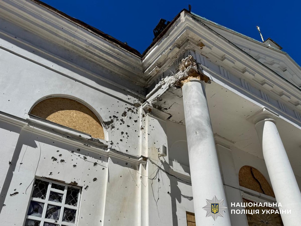 Пошкоджено 10 приватних будинків, амбулаторію: наслідки обстрілів Херсонщини