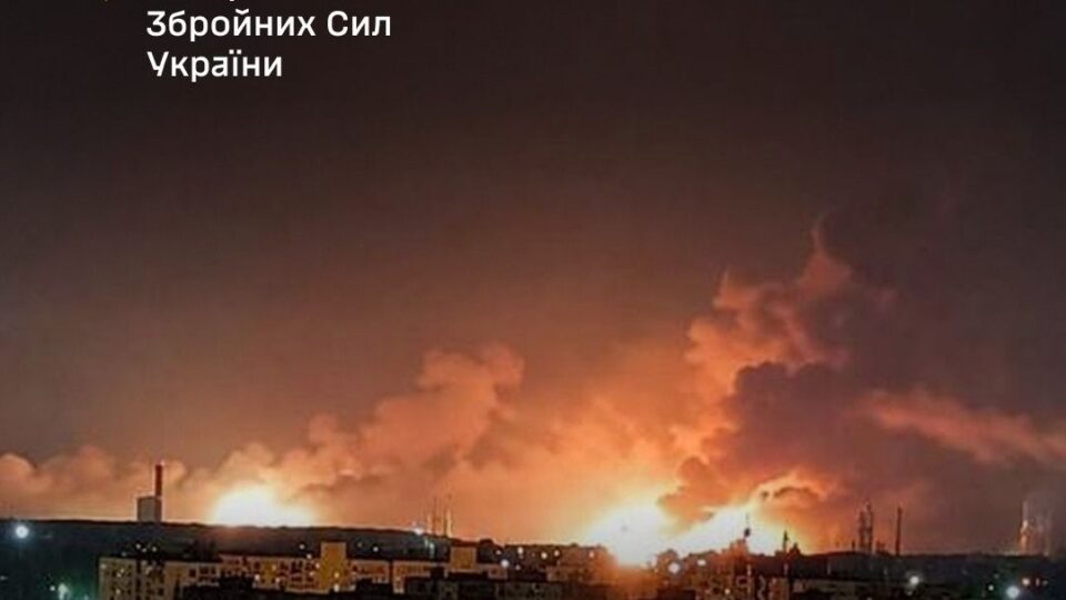 Пошкоджено 3 установки переробки нафти: Генштаб ЗСУ уточнив результат удару …