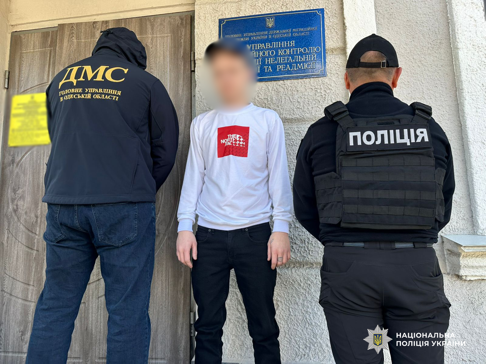 Правоохоронці Одещини видворили з України іноземця-рецидивіста, який роками тероризував регіон