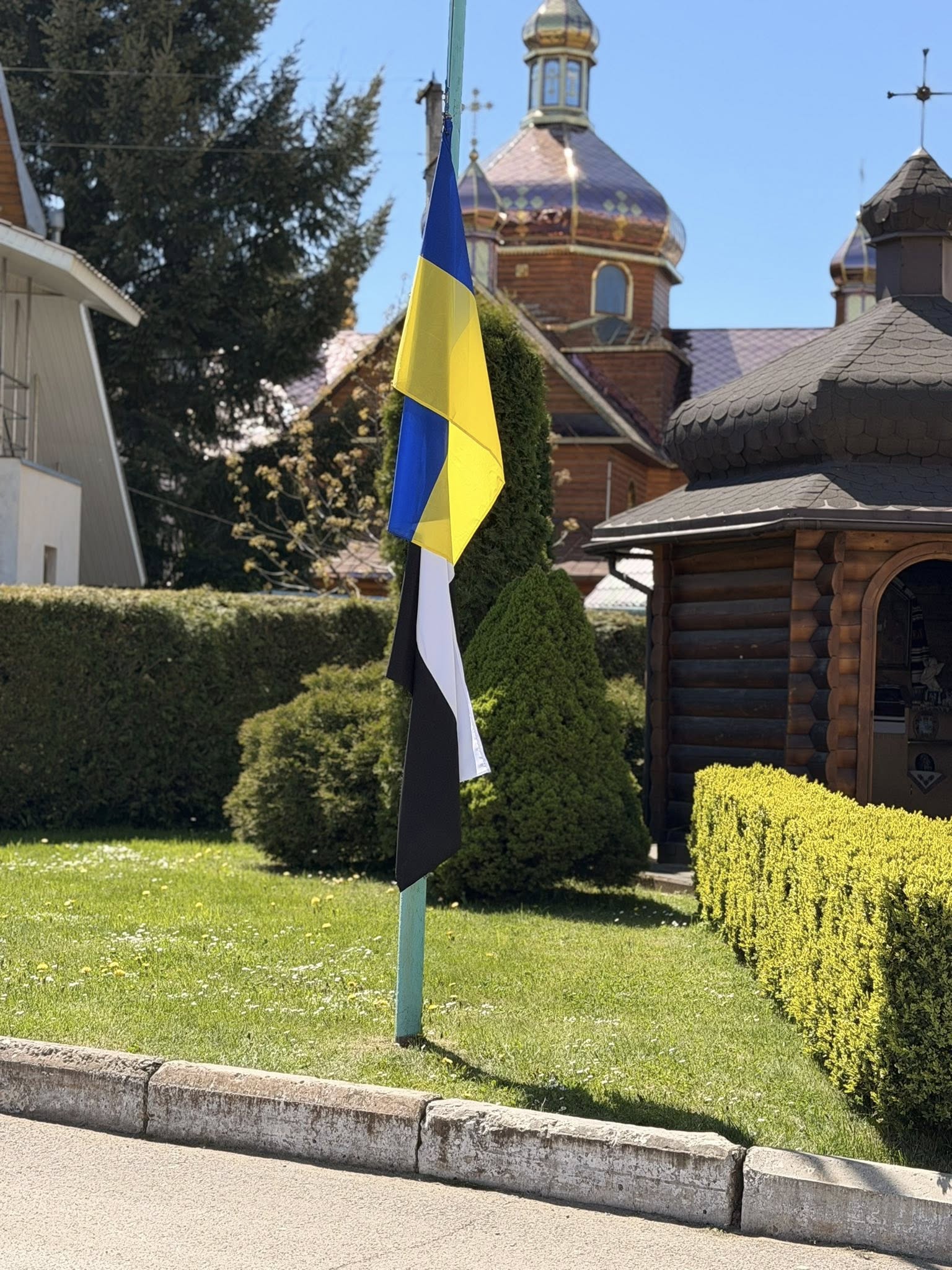 «Прапор Надії» у Надвірній: у громаді започаткували ініціативу на підтримку …