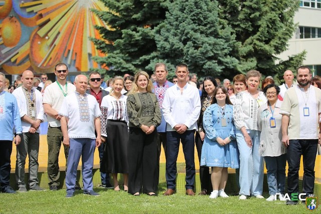 Працівники Південноукраїнського енергокомплексу долучилися до Дня вишиванки