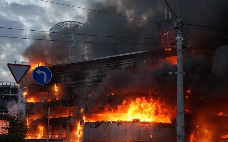 Представники ЄС відмовилися залишати Київ після погроз Москви