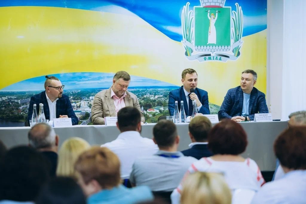 Представники МОЗ на Черкащині говорили про зарплати медиків