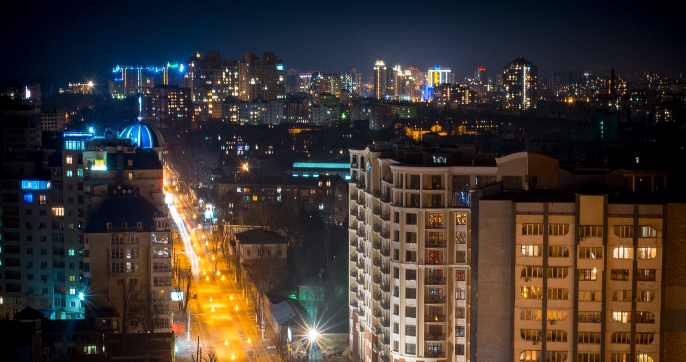 Прикордонна служба на Одещині затримала позашляховик із сімома порушниками кордону