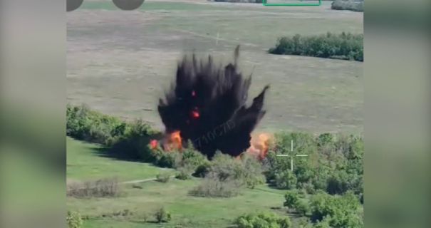 Прикордонники показали, як знищили прихований склад боєприпасів окупантів на Харківщині