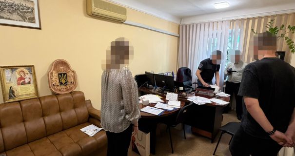 На Хмельниччині посадовець міграційної служби "забув" вказати в декларації майно …