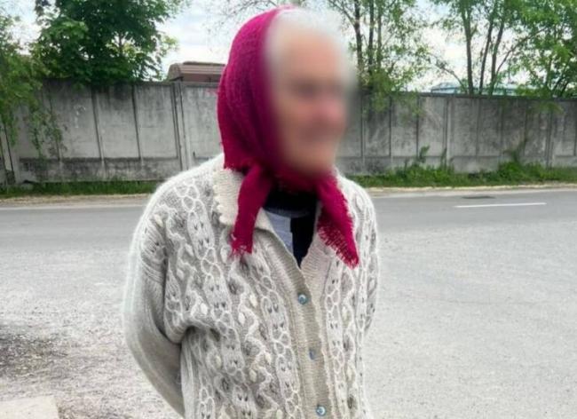 Приїхала до доньки і заблукала: у Сарнах патрульні допомогли дезорієнтованій …