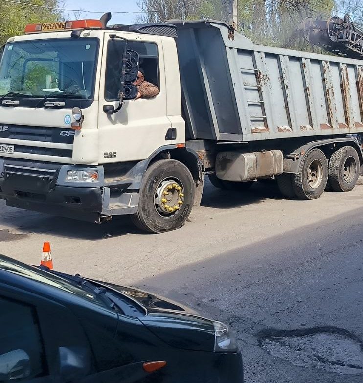 Пробка в Дніпрі: рух на Слобожанському проспекті зупинено