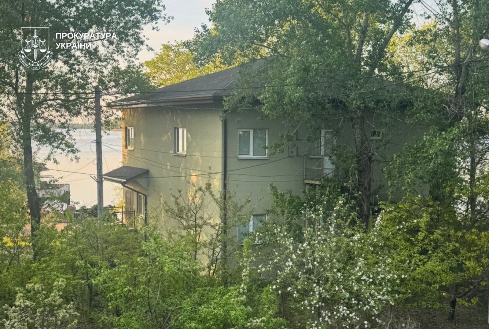 Прокуратура Дніпра наполягає на знесенні «царського будинку»