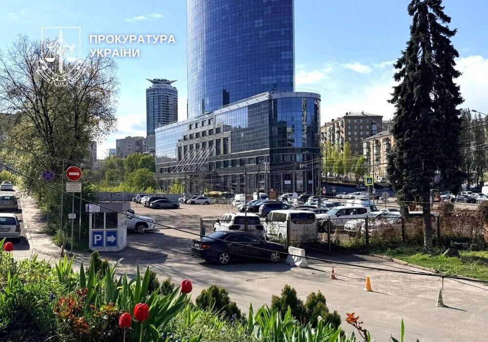 Прокуратура Києва оскаржує забудову території Свято-Михайлівської лікарні