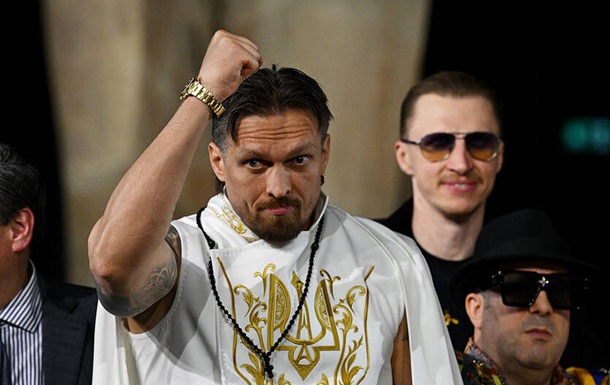 Промоутер Кабаєла пригрозив Усику втратою титулу WBC