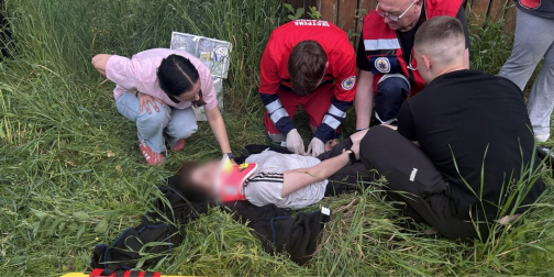 Проїжджали повз у свій вихідний: на Волині пара рятувальників витягла …