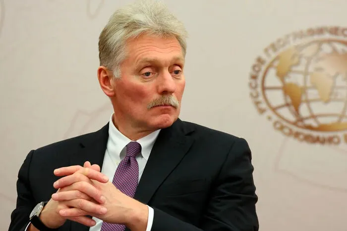 Путін готовий чекати Зеленського в Москві для переговорів — Пєсков