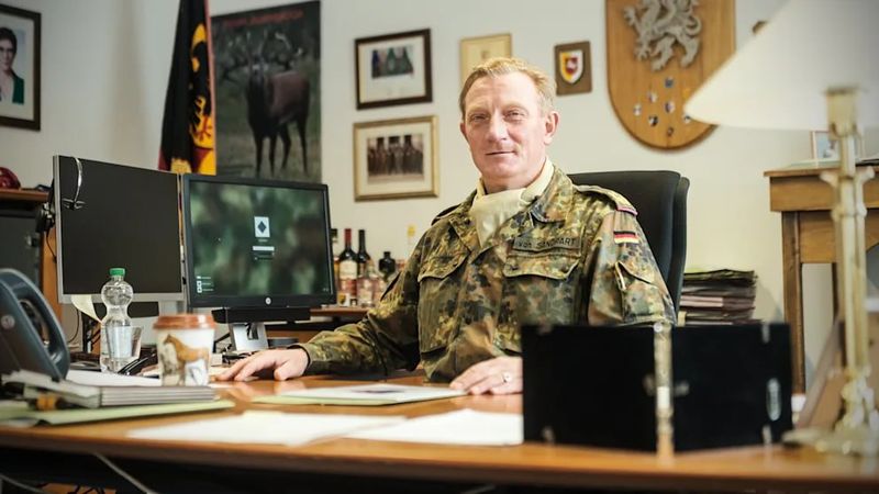 Путін може розпочати нову війну будь-якої миті – генерал Зандрарт