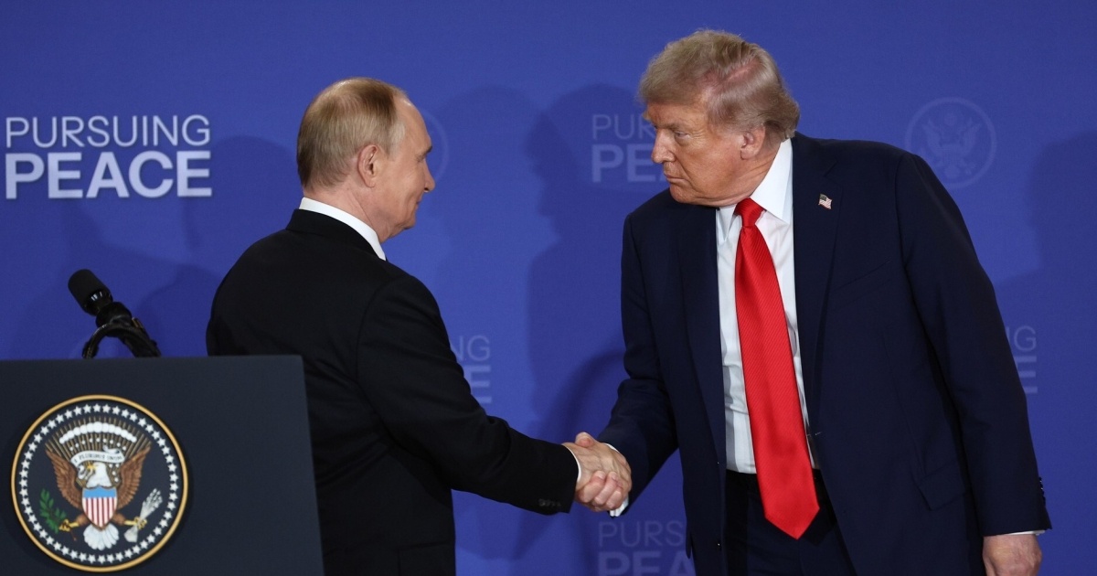 Путін сказав Трампу, що готовий оголосити перемирʼя на День перемоги