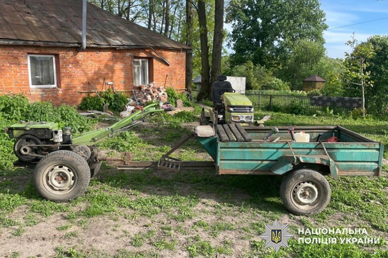 Підліток за кермом мотоблока спричинив аварію на Хмельниччині: є постраждала