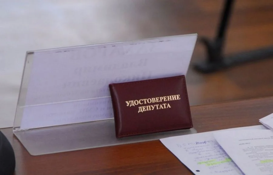 Підозрюваний у співпраці з окупантами псевдодепутат з Херсонщини склав мандат