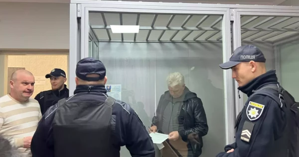 Підозрюваного у вбивстві старосту Плющівки залишили під вартою ще на …