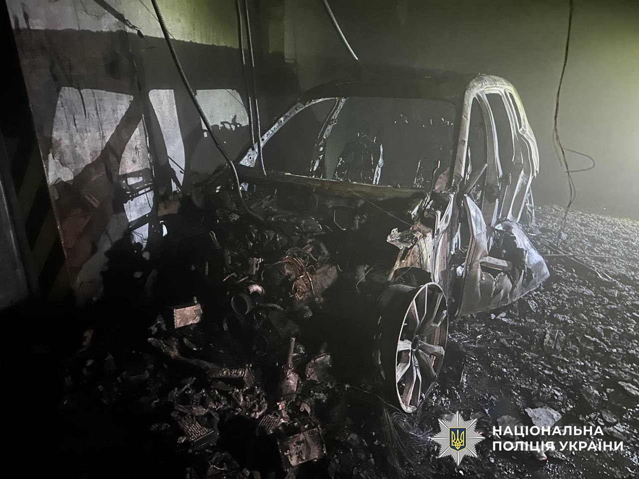 Підпалили BMW X7 київського бізнесмена — підозрюваних затримано
