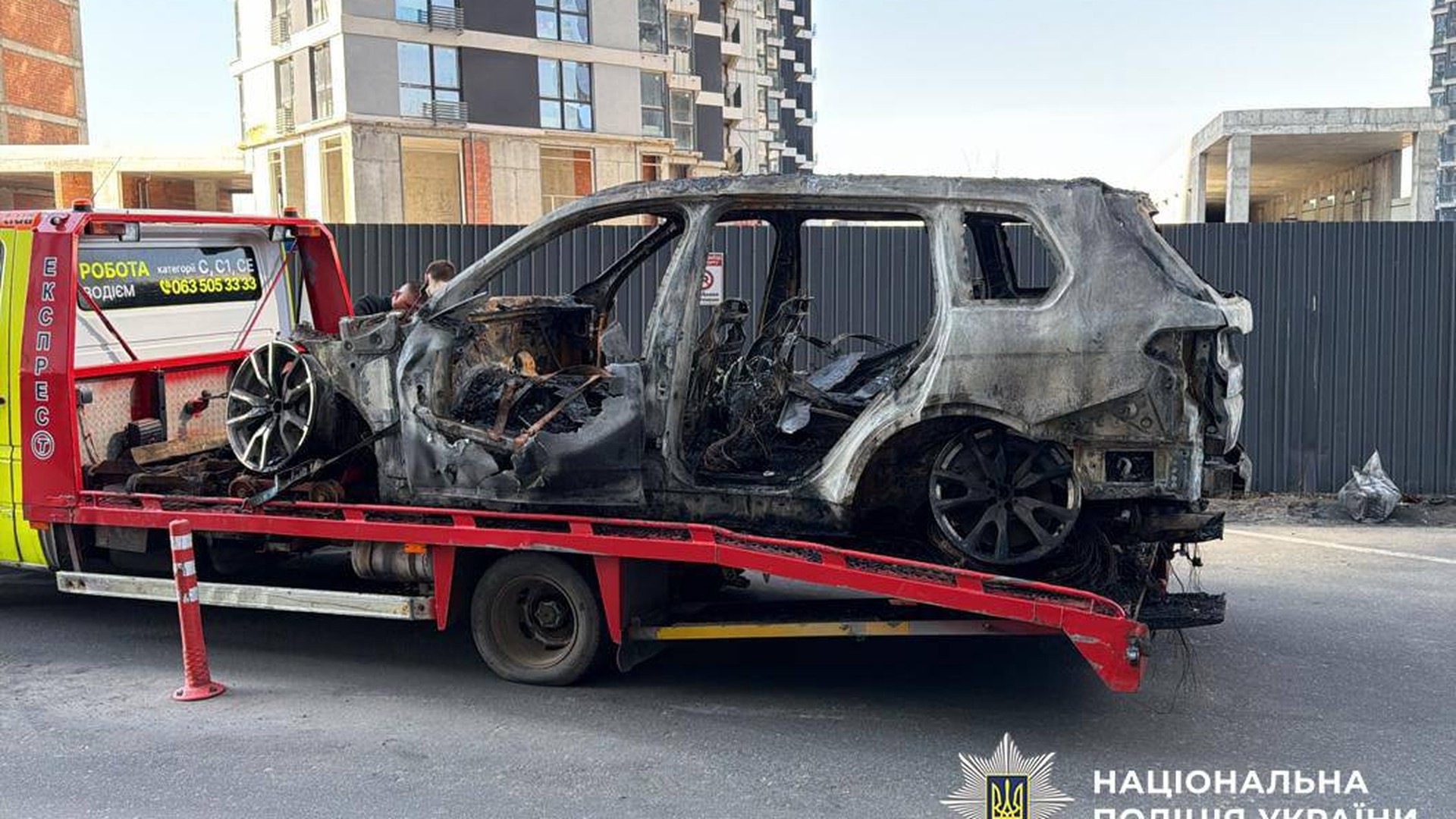 Підпал BMW X7 у Дарниці: підозра двом — авто знищено