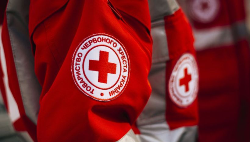 Під Покровськом росіяни під час штурмів прикриваються символікою Червоного Хреста, …