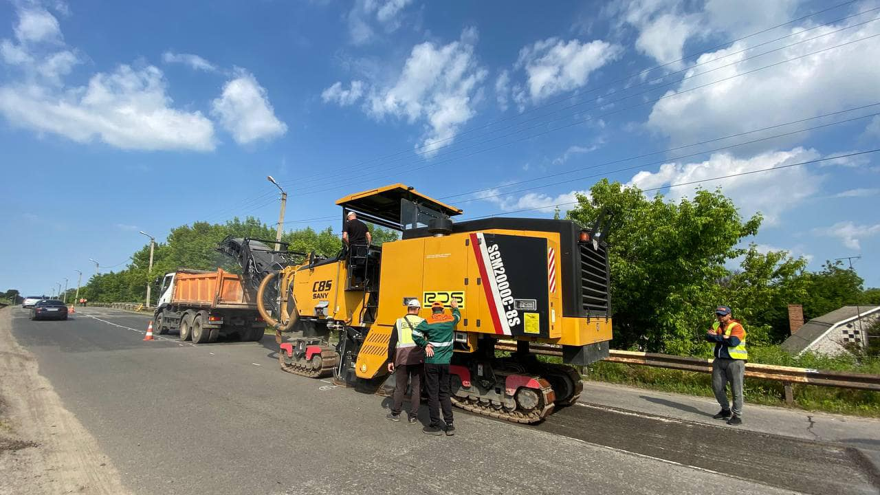 Під Полтавою завершили асфальтування основної дороги