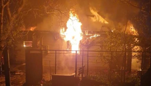 Під Харковом внаслідок обстрілу житлового кварталу постраждали шестеро людей, серед …