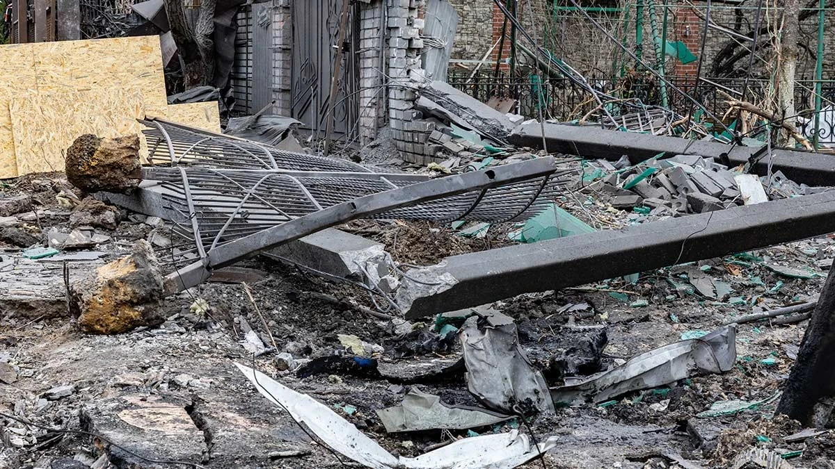 Під атаку російського дрона у Херсоні потрапили троє комунальників