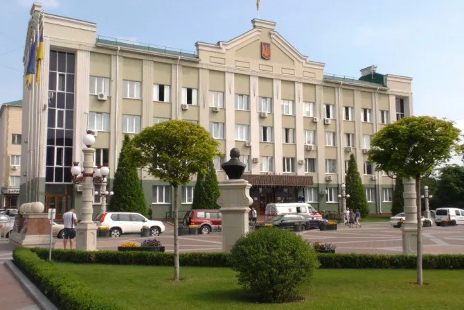 Під виглядом «концепцій» і «публічних просторів»: які суперечливі рішення планують …