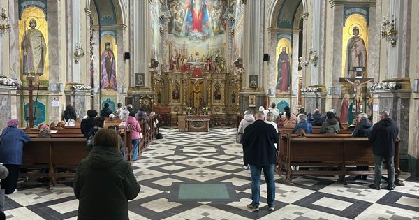 Під час дронової атаки на Тернопіль храм став місцем молитви …
