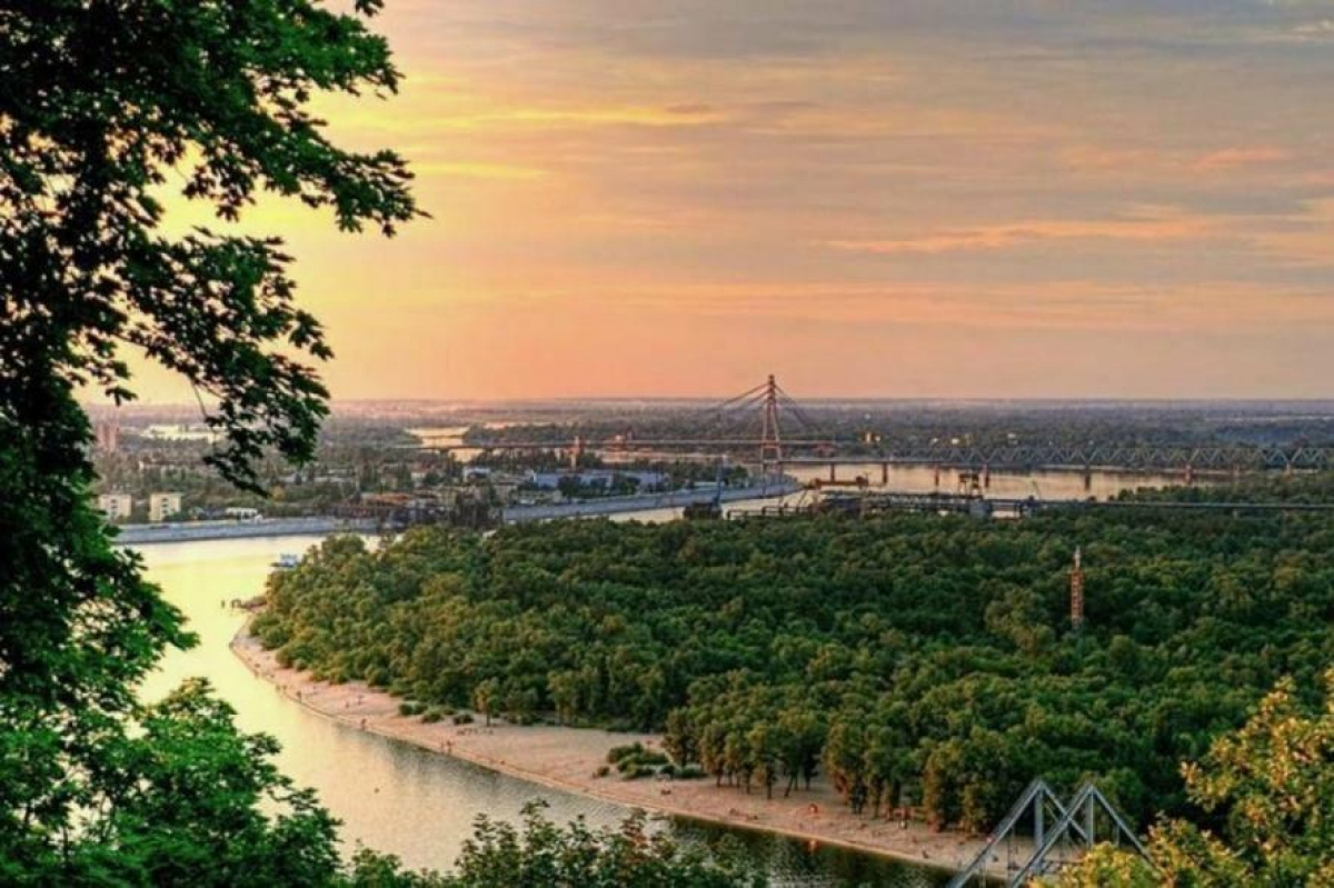 Пікнік по-київськи: найкращі локації столиці та що обов’язково взяти з …