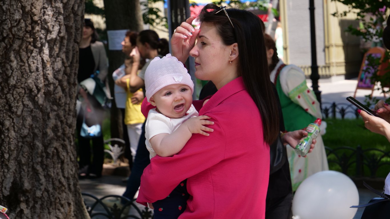 Пільги для одиноких матерів і батьків в Україні: що гарантує …