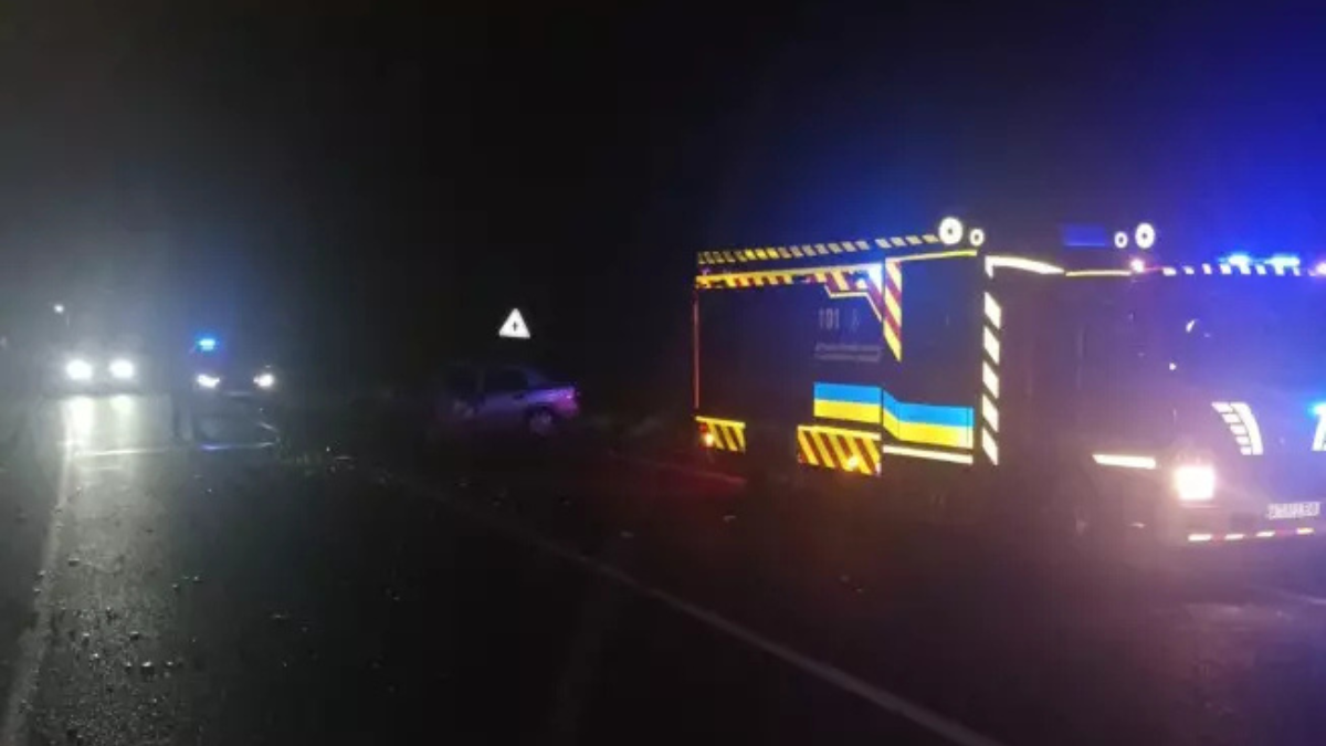 Після нічної ДТП у Калуші рятувальники терміново від’єднували клеми акумуляторів