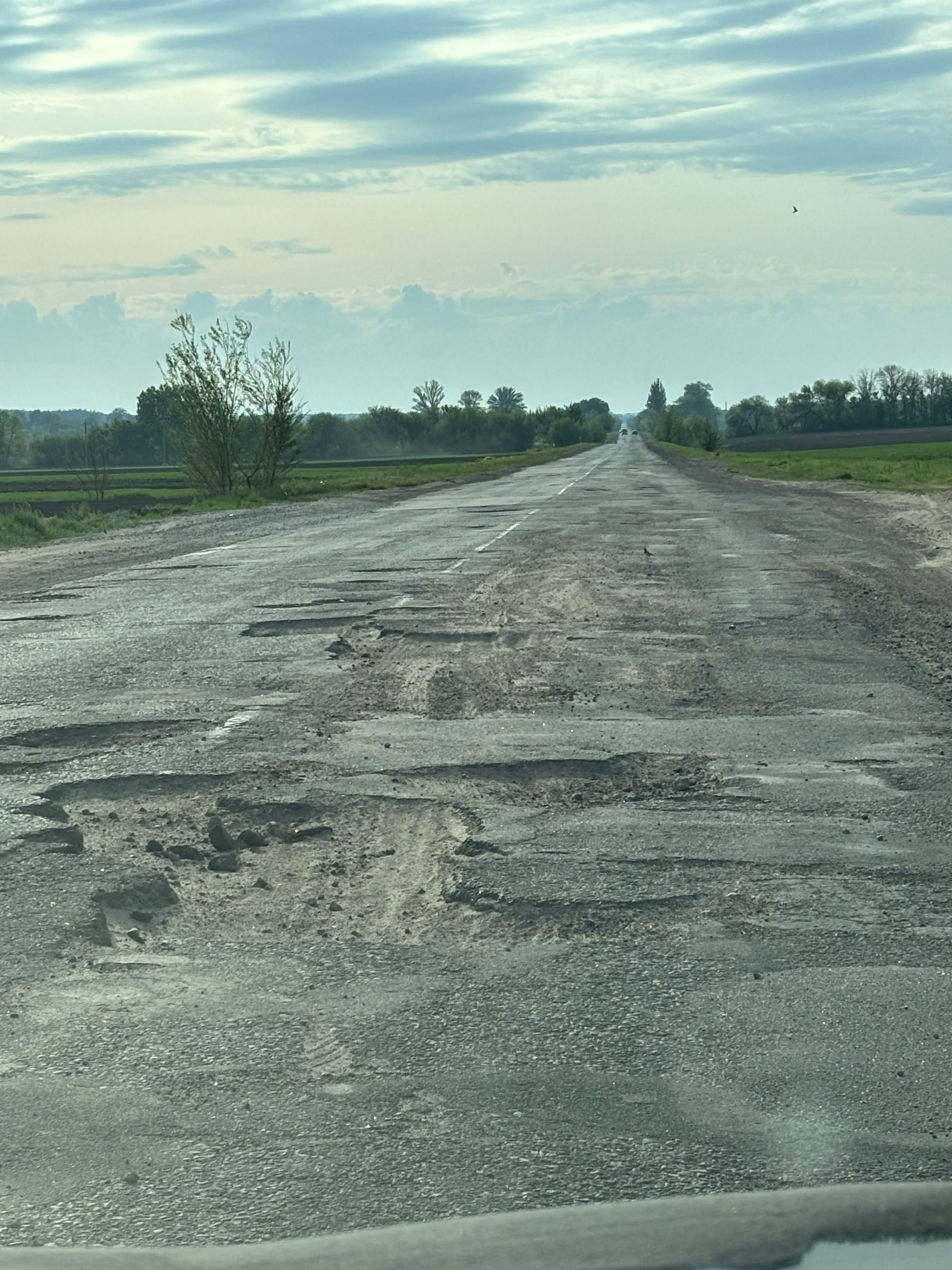 Після поїздки Черкащиною нардеп просить прем’єра відремонтувати «Місячну дорогу»