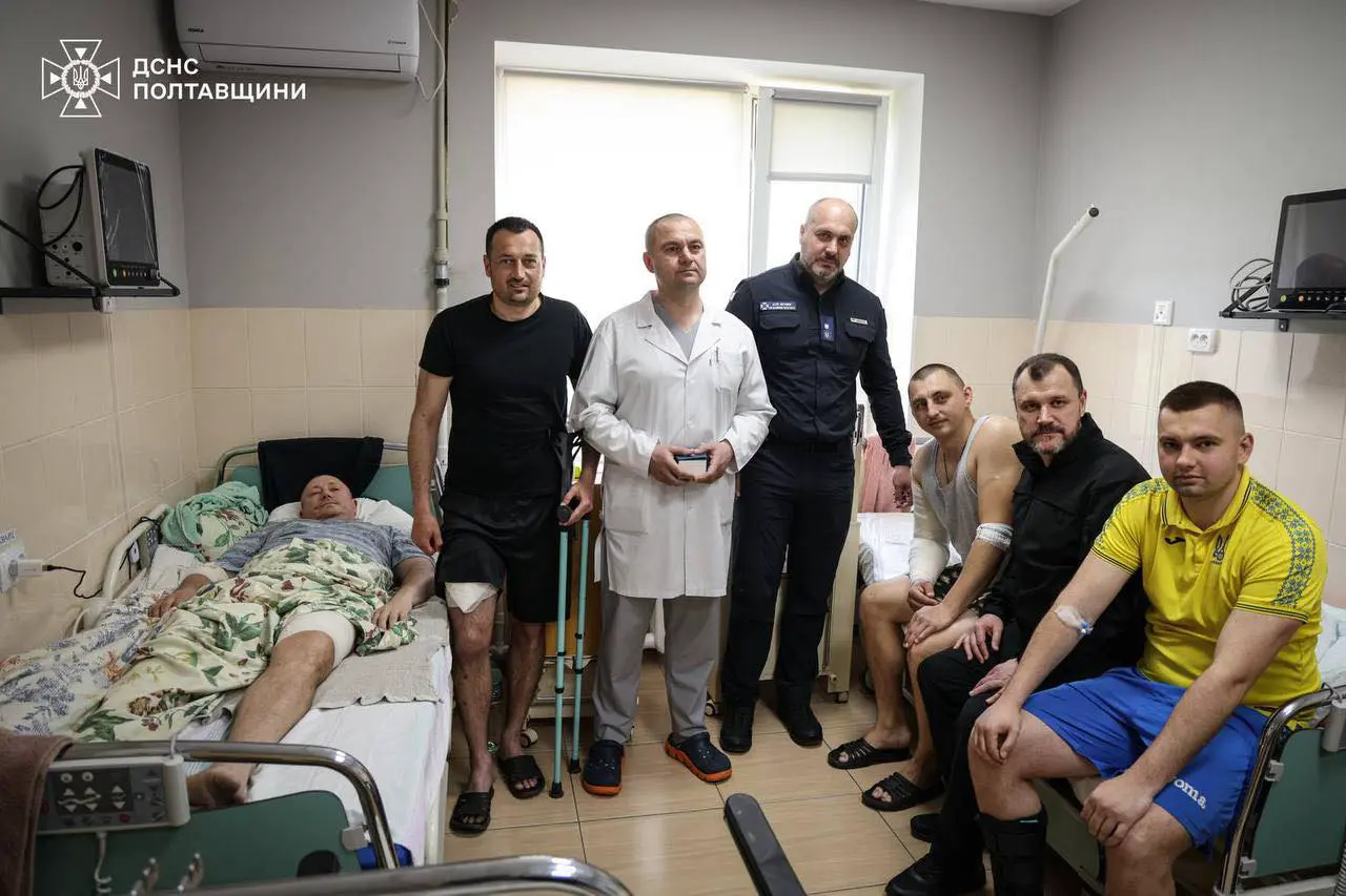 Після російського удару на Полтавщині 15 рятувальників залишаються у лікарнях