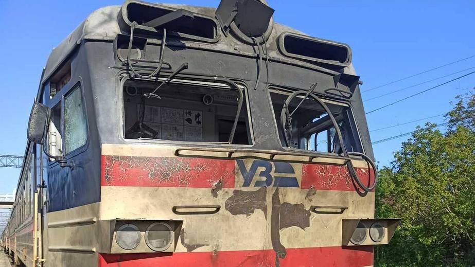 У запорізькому Вільнянську ворожий БпЛА атакував приміський поїзд – деталі