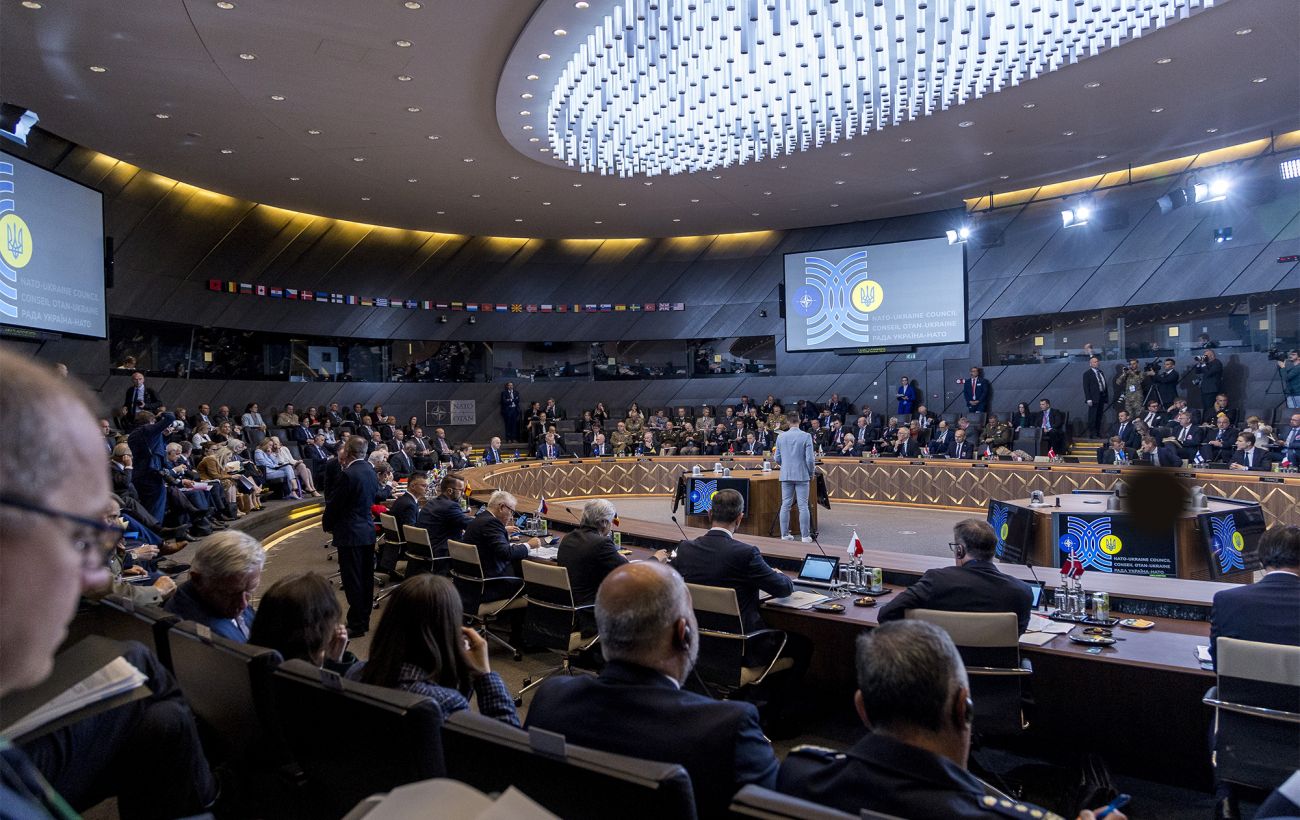 Рада Україна-НАТО збереться за вечерею у Швеції: що відомо про …